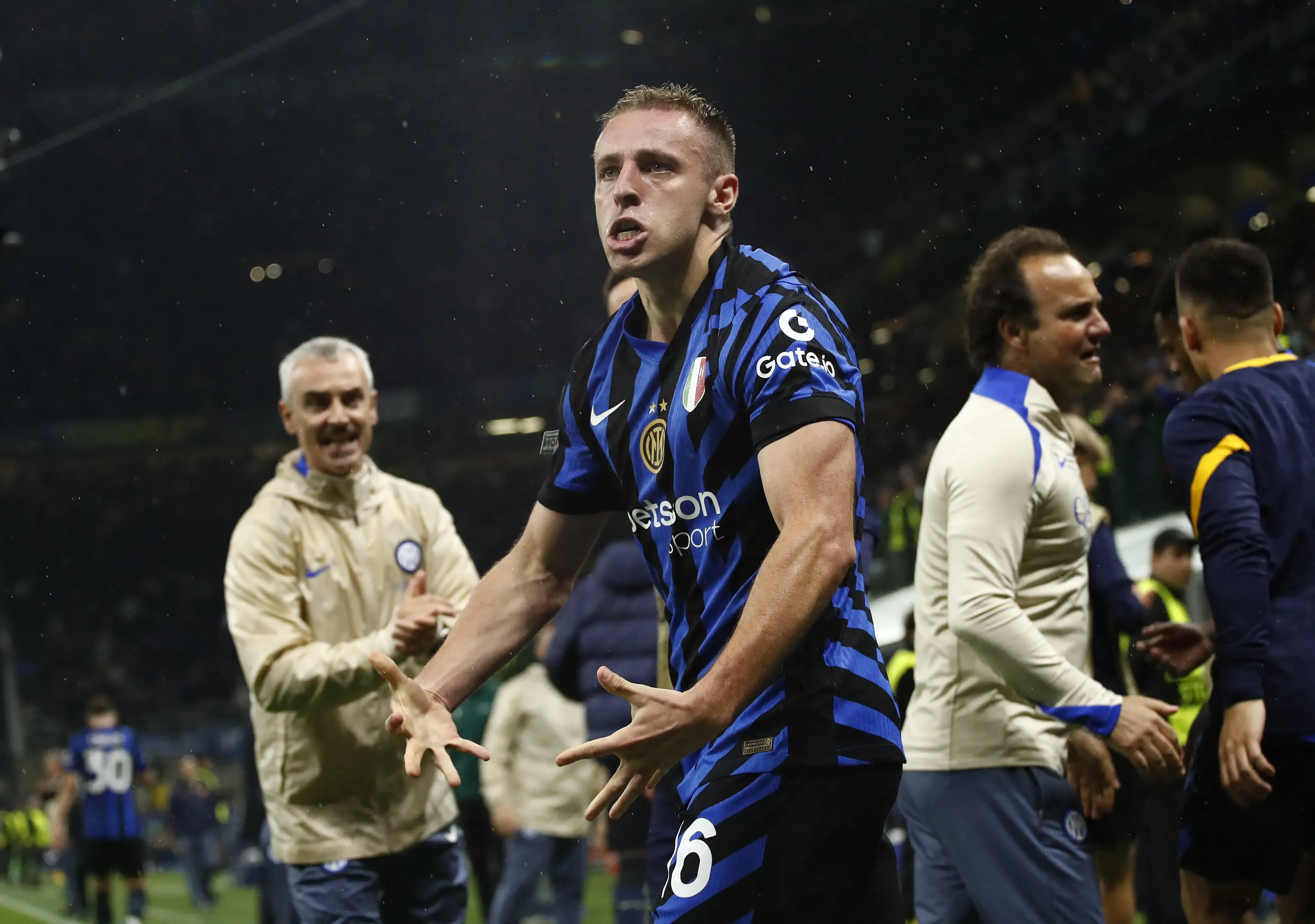 不仅包括已, 万欧元之间 不仅包括已, 万欧元之间